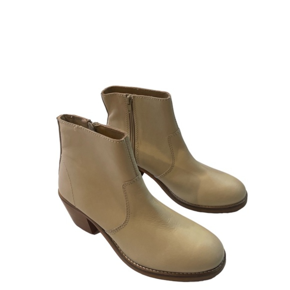 Urban Outfitters beige zip up booties